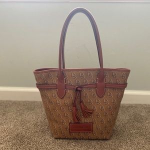 Dooney & Bourke signature logo bag
